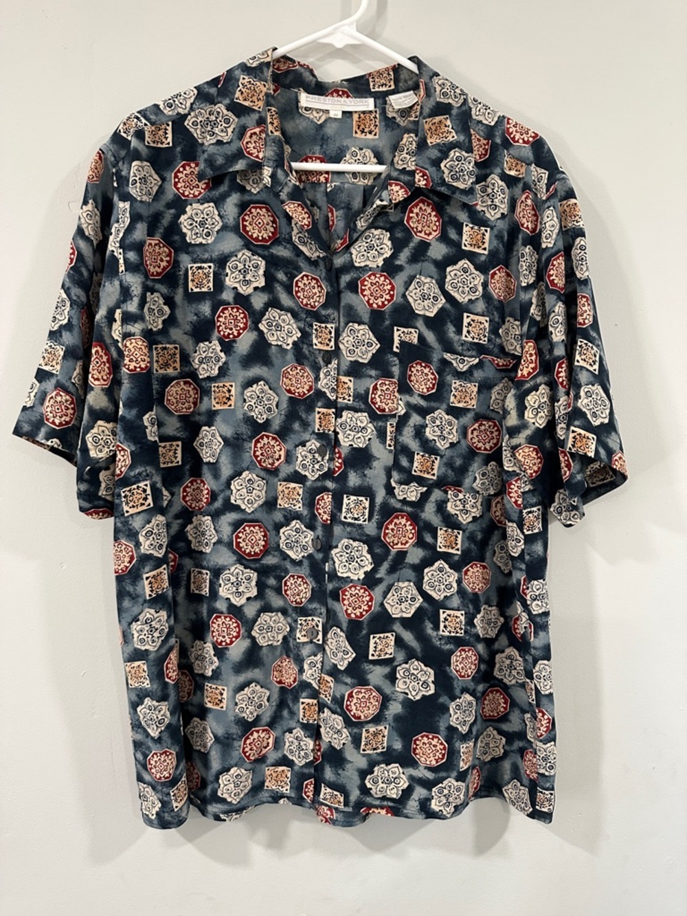 Preston & York vintageShort-Sleeve Button-Down with Red & Cream Medallion Print